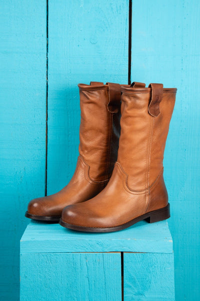 Benheart Agnese 5555 women’s cuoio leather boots, front angled view.