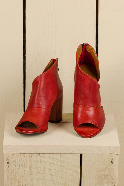 Front view of Aria V443 women's porpora buffalo leather block heel sandals with open toe and overlapping front design.