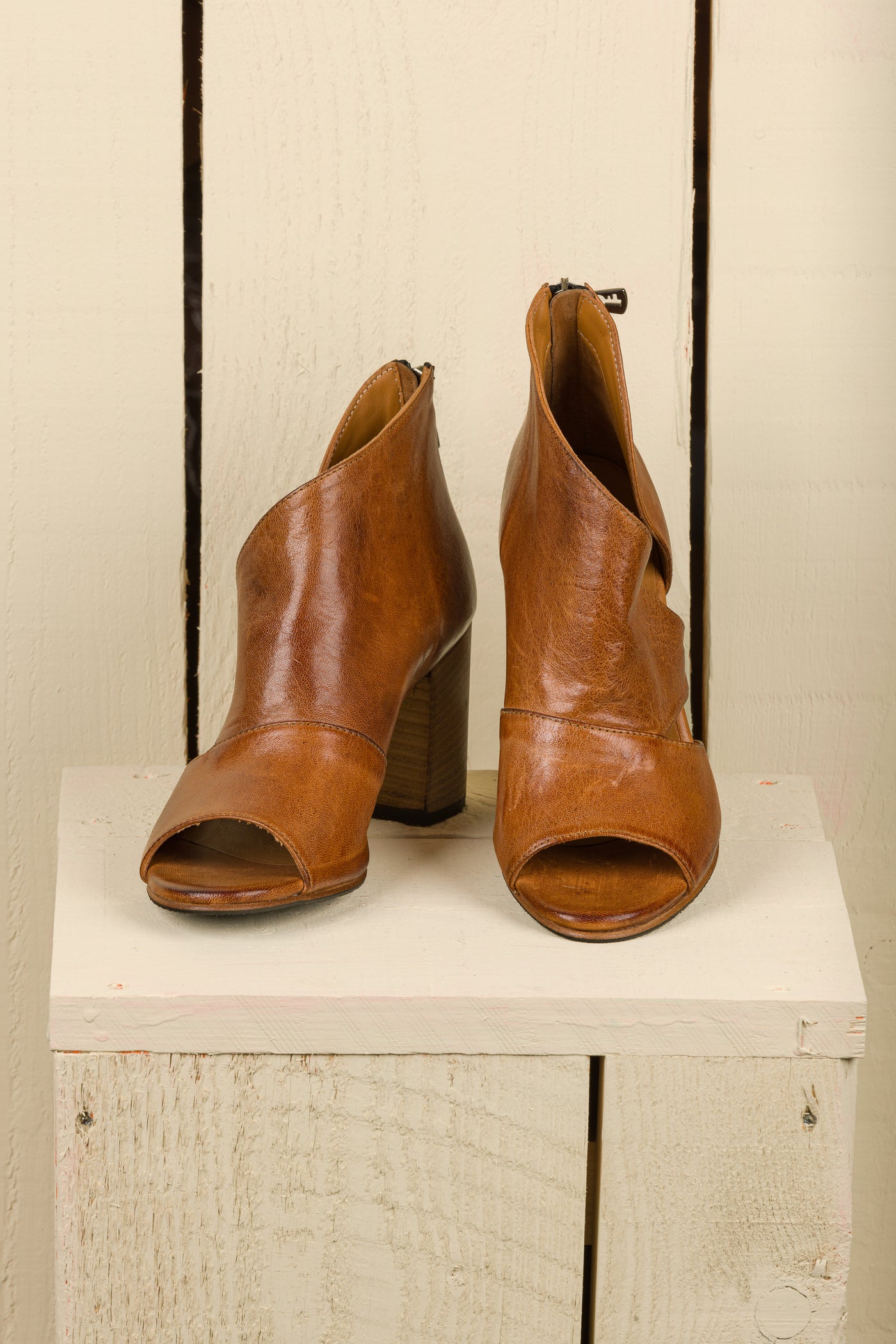 Front view of Aria V443 women's block heel sandals in cerro buffalo leather with open toe and overlapping front design.