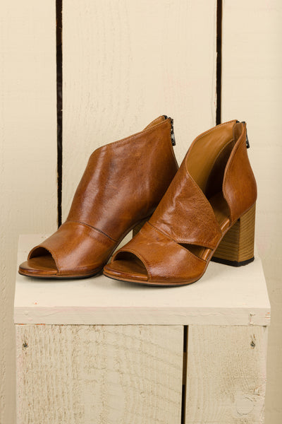 Front view of Aria V443 women's block heel sandals in cerro buffalo leather with open toe and overlapping front design