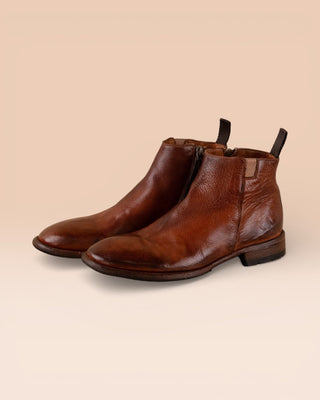 Benheart Aufiero 1434 men’s Chelsea boot in cocker leather with inner zip and pull tabs, front angled view.