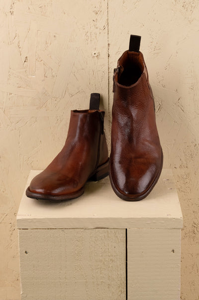 Front and angled top view of the Aufiero 1434 Chelsea boots in cocker leather by Benheart.
