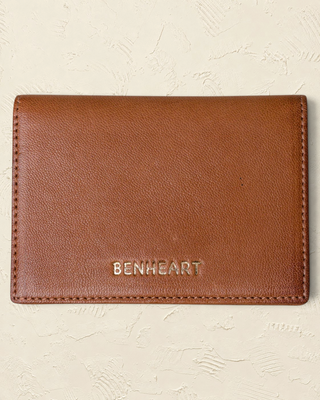 Portacarte Berlino in pelle di agnello marrone con logo Benheart | Made in Italy, Made with Heart impresso