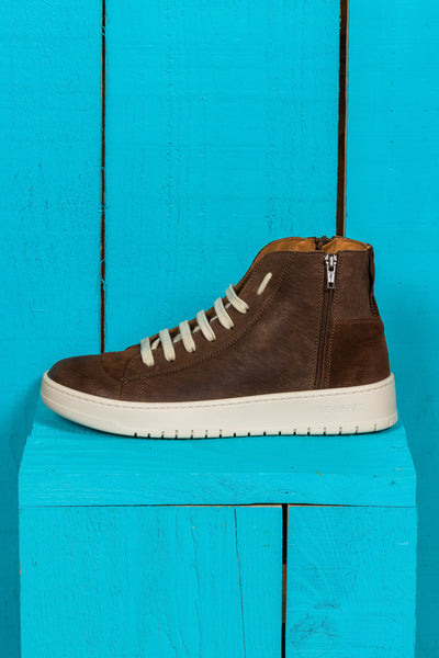 Benheart Bonetti 8473 unisex brown leather high-top sneakers with rubber soles, side view.