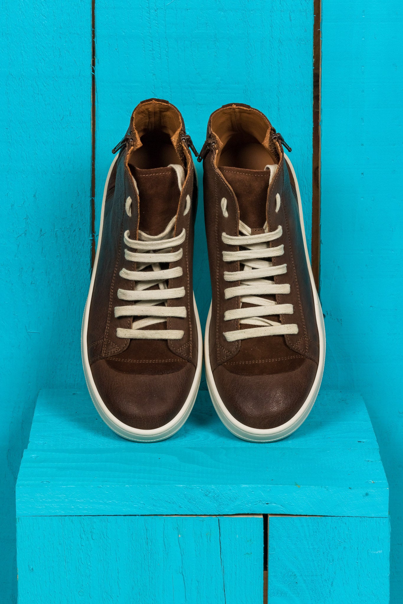 Benheart Bonetti 8473 unisex brown leather high-top sneakers with rubber soles, top view.