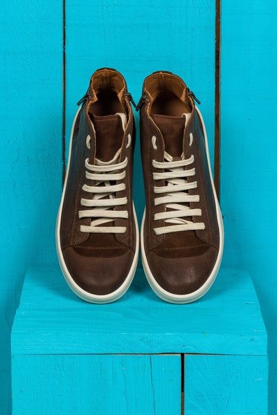 Benheart Bonetti 8473 unisex brown leather high-top sneakers with rubber soles, top view.