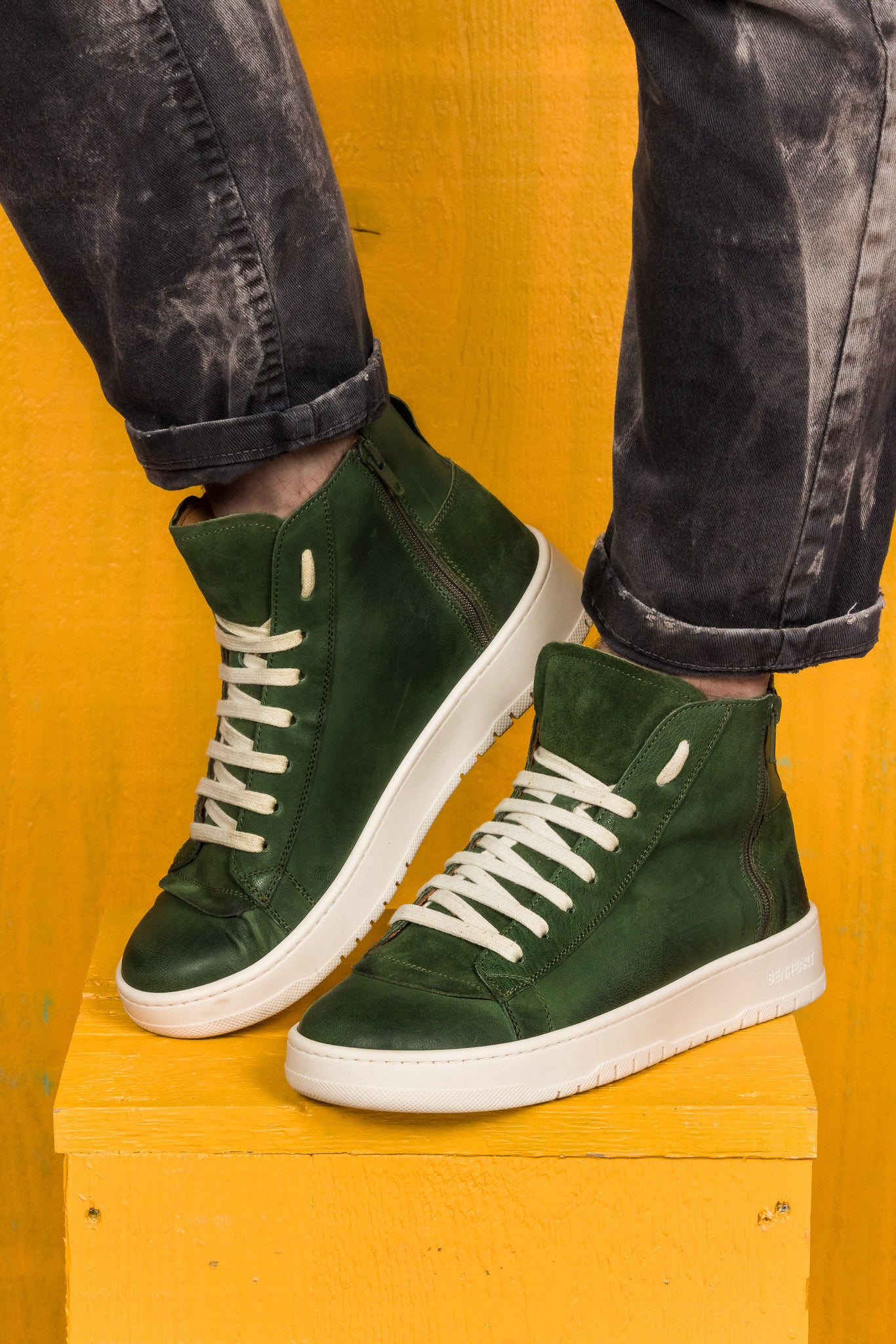 Benheart Bonetti 8473 Unisex Green Leather High-Top Sneakers Worn by a Male Model.