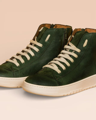 Benheart Bonetti 8473 unisex green leather high-top sneakers with rubber soles, close up view.