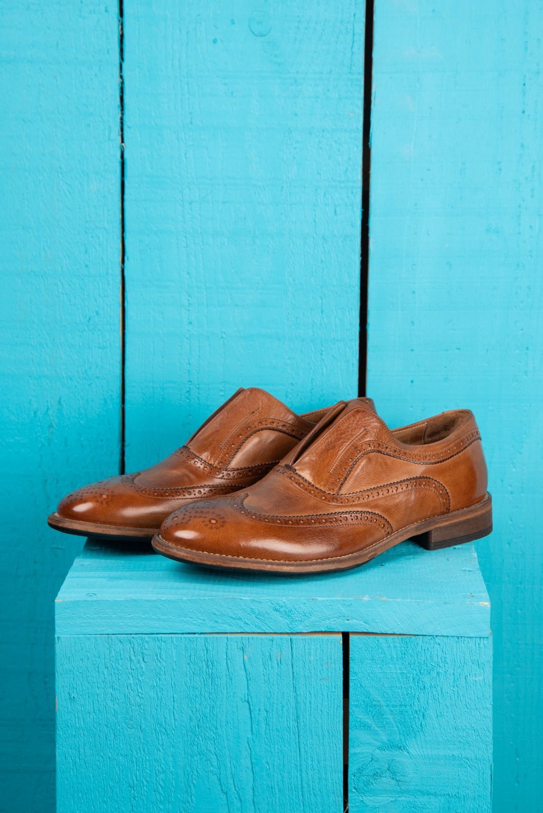 Front angled view of Benheart Colombo 7543 men’s cerro leather shoes, handcrafted in Italy.