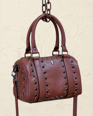 Borsa bowler Benheart | Made in Italy, Made with Heart in pelle di agnello marrone con borchie decorative