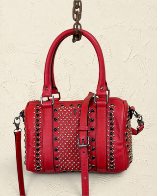 Borsa bowler Benheart | Made in Italy, Made with Heart in pelle di agnello rossa con borchie decorative e tracolla