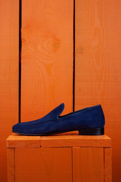 Benheart Kuma men’s blue suede Venetian loafers with low tapered heel, side view.