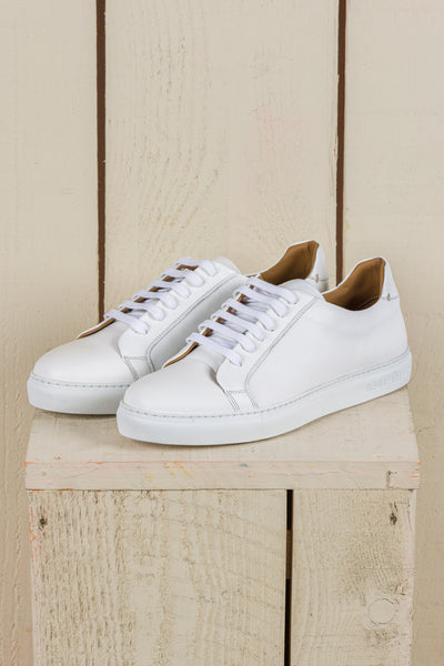 Benheart Leclerc men’s white leather low-top sneakers, front angled view.