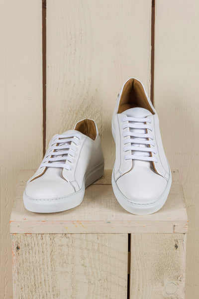 Benheart Leclerc men’s white leather low-top sneakers, front angled and top view.