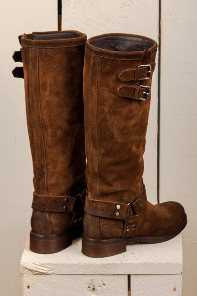 Benheart Maria 994 women's cuoio suede leather boots with buckles and harness strap, rear view.