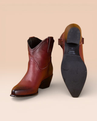 Benheart Natali 5151 Women’s Texan Low Boots in fegato – Rear View Showing Single Boot with Vibram Sole