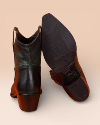 Benheart Natali 5151 Women’s Texan Low Boots in green – Rear View Showing Single Boot with Vibram Sole