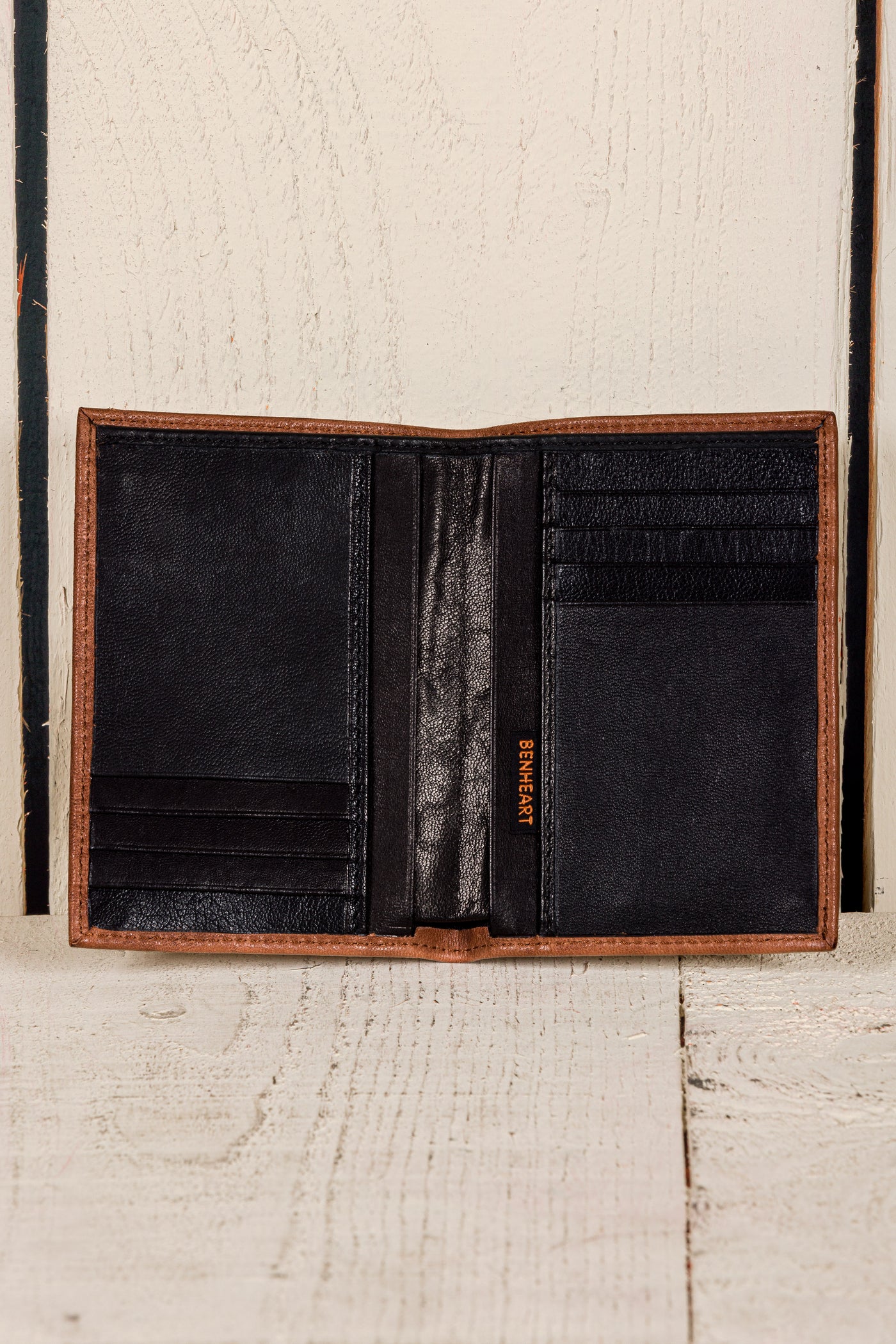 Open tan brown New York wallet by Benheart, made in Italy from genuine leather.