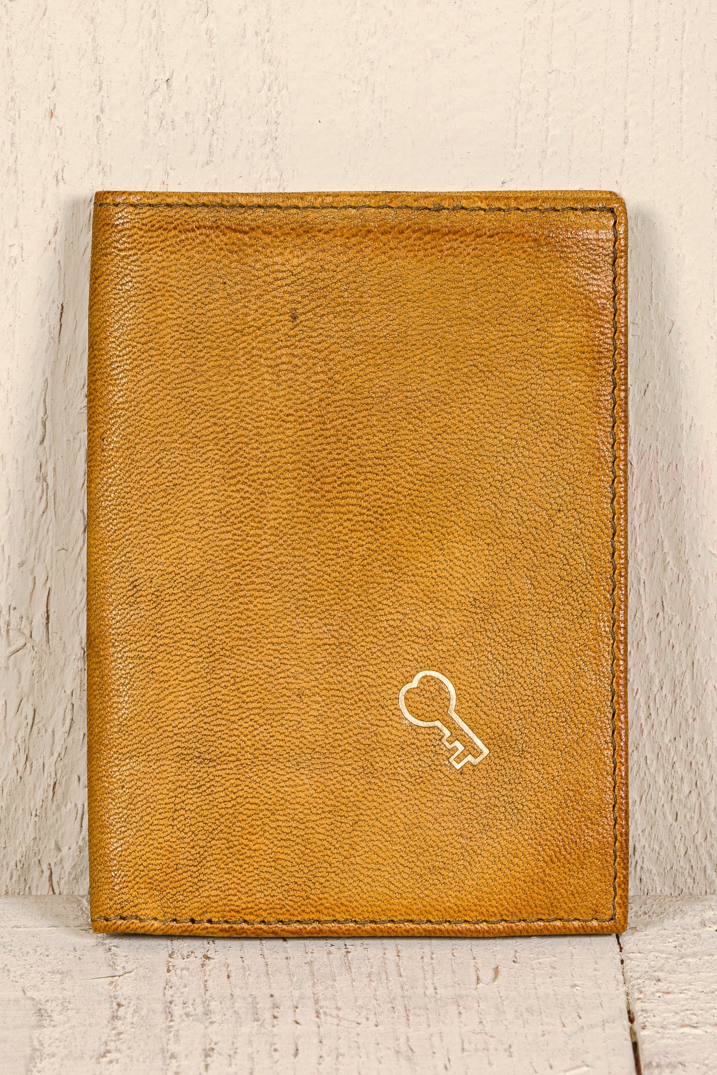 New York leather wallet by Benheart in mahogany, handcrafted in Florence, Italy.