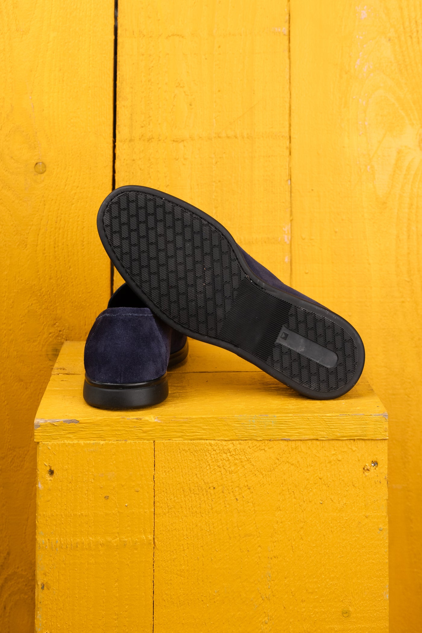 Benheart Nule men’s blue suede apron loafers, rear view with one shoe showing the heel and the other the rubber sole.