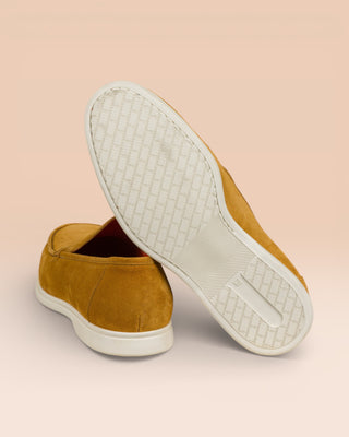 Benheart Nule men’s mahogany suede apron loafers, rear view with one shoe showing the heel