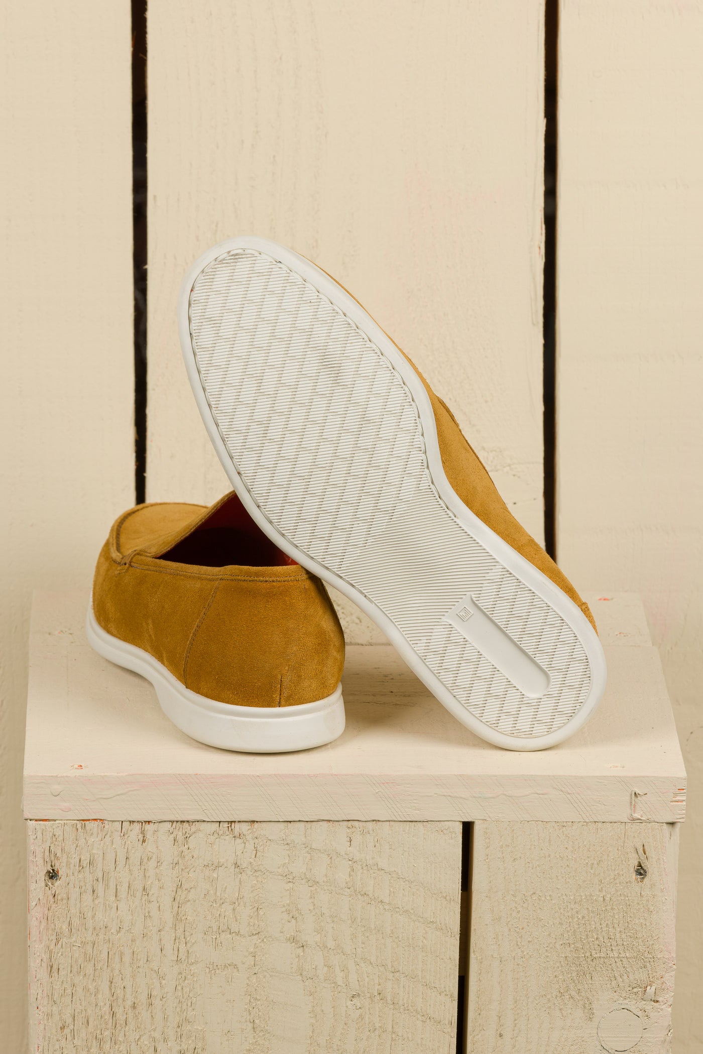 Benheart Nule men’s mahogany suede apron loafers, rear view with one shoe showing the heel