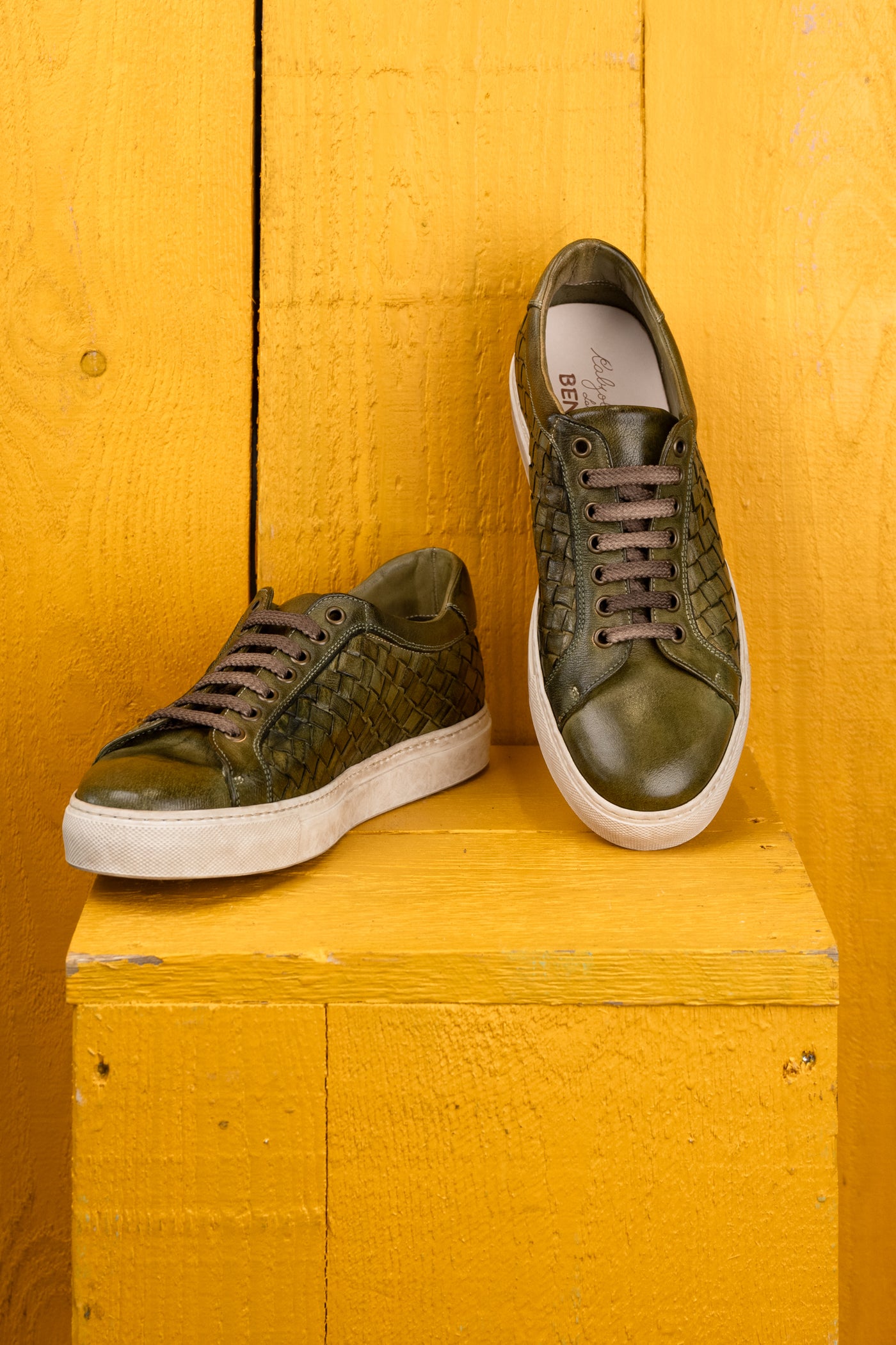 Front angled and top view of the Oliviero 6201 kaki woven leather sneakers by Benheart.