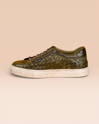 Side view of Oliviero 6201 men's kaki woven leather low top sneakers.