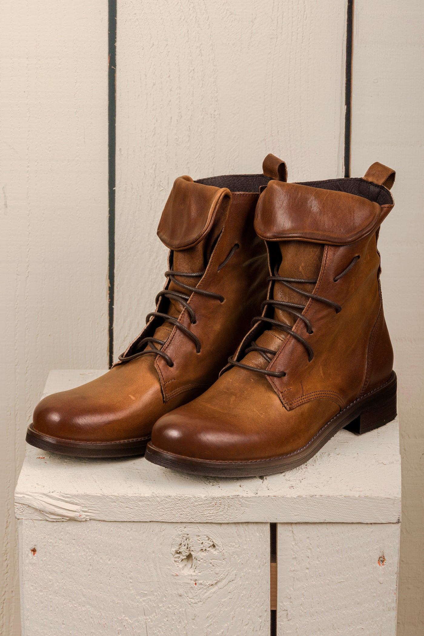 Benheart Phantom lace-up boots in cuoio leather, front angled view.