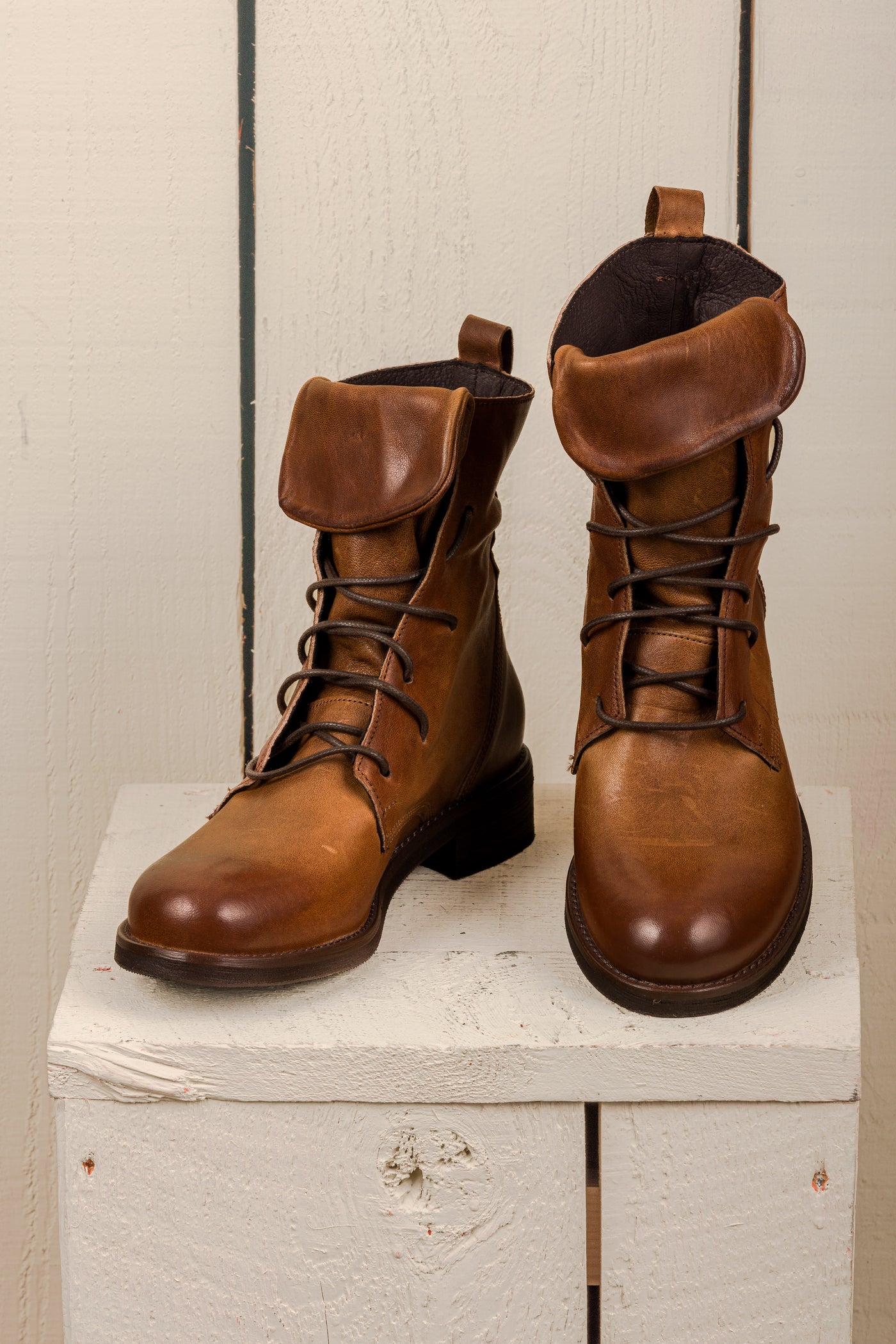 Benheart Phantom lace-up boots in cuoio leather, front angled and top view.