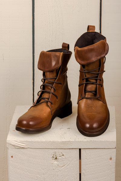 Benheart Phantom lace-up boots in cuoio leather, front angled and top view.