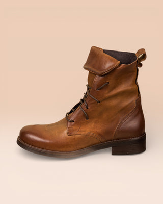 Benheart Phantom lace-up boots in cuoio leather, side view.