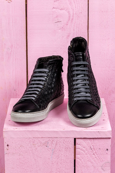 Front angled and top view of the Raimondo 8393 black woven leather sneakers by Benheart.