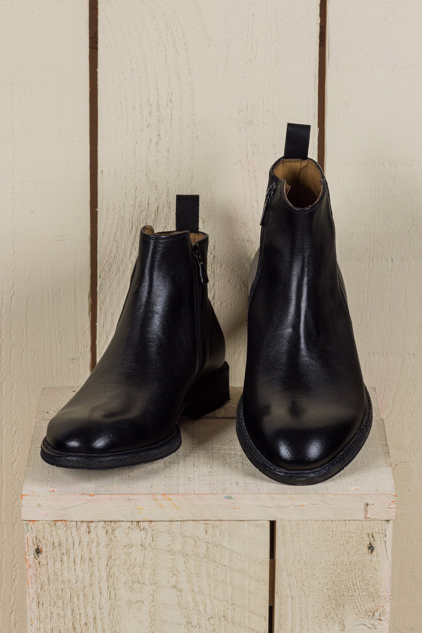 Front angled and top view of Suso men’s black leather Chelsea boots by Benheart.