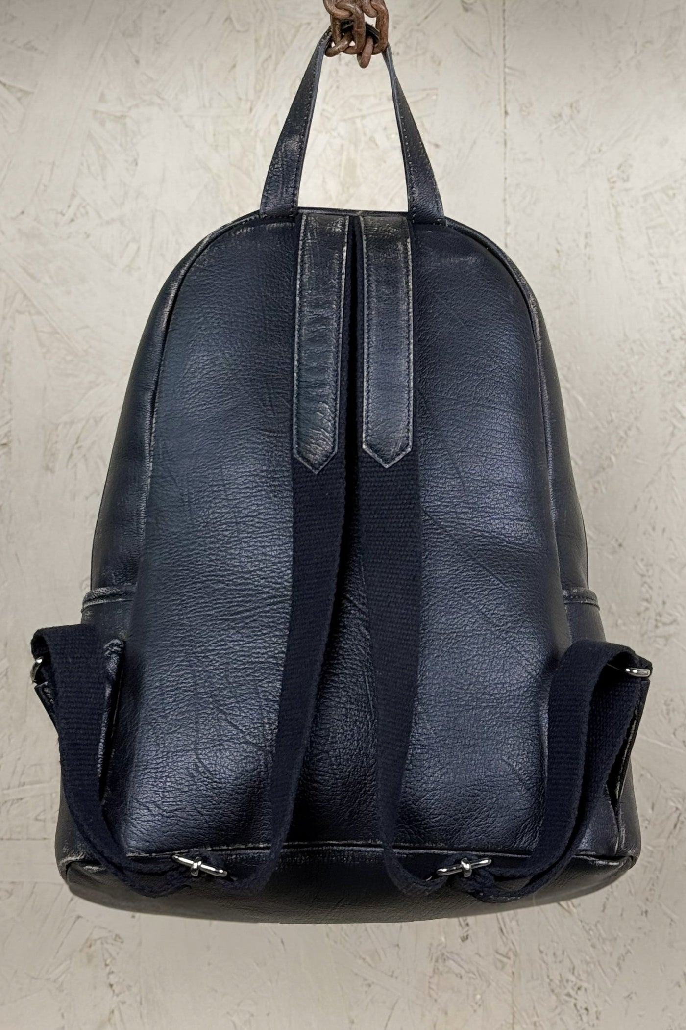 Benheart Zoe Special women’s black and beige leather backpack, rear view showing adjustable straps.