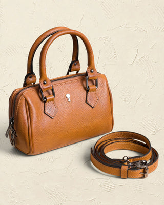 Borsa a mano strutturata Benheart | Made in Italy, Made with Heart in pelle di agnello color cuoio con tracolla