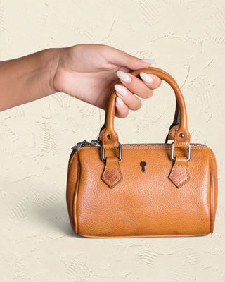 Borsa a mano strutturata Benheart | Made in Italy, Made with Heart in pelle di agnello color cuoio con manici