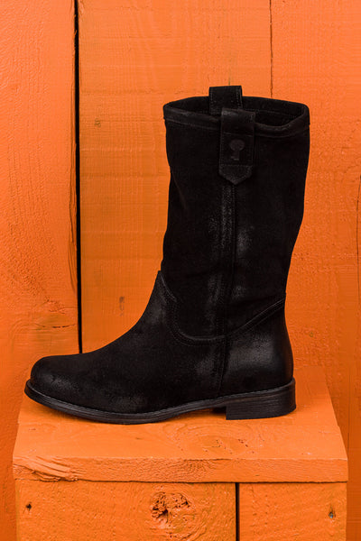 Benheart Agnese 5555 women’s black suede leather boots, side view.