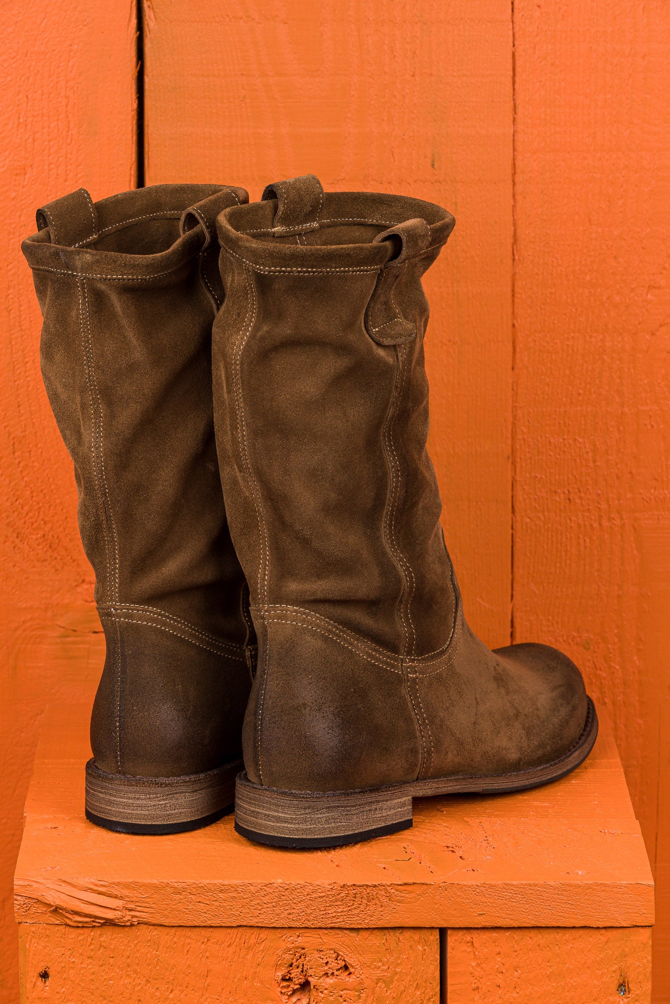 Benheart Agnese 5555 women’s taupe suede leather boots, rear angled view.