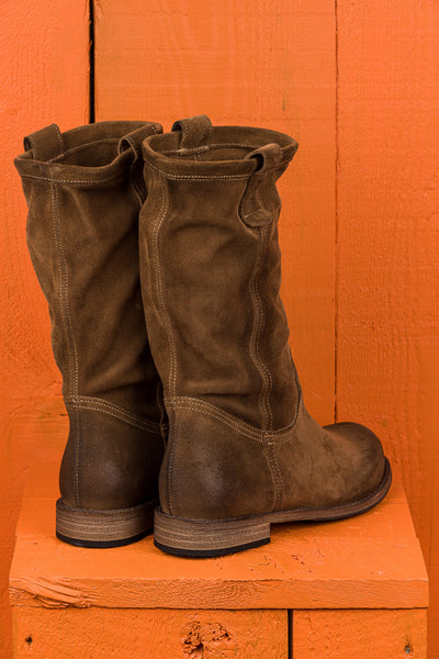 Benheart Agnese 5555 women’s taupe suede leather boots, rear angled view.