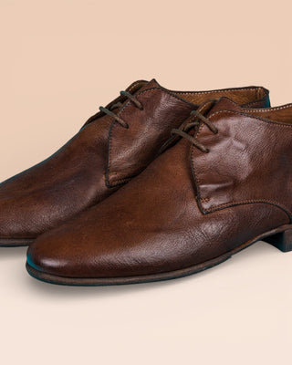 Benheart Amato 5999 men's lace-up leather Derby shoes in brown color, close up view.