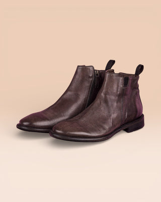 Benheart Aufiero 1434 men’s Chelsea boot in pietra fumo stone grey leather with inner zip and pull tabs, front angled view.