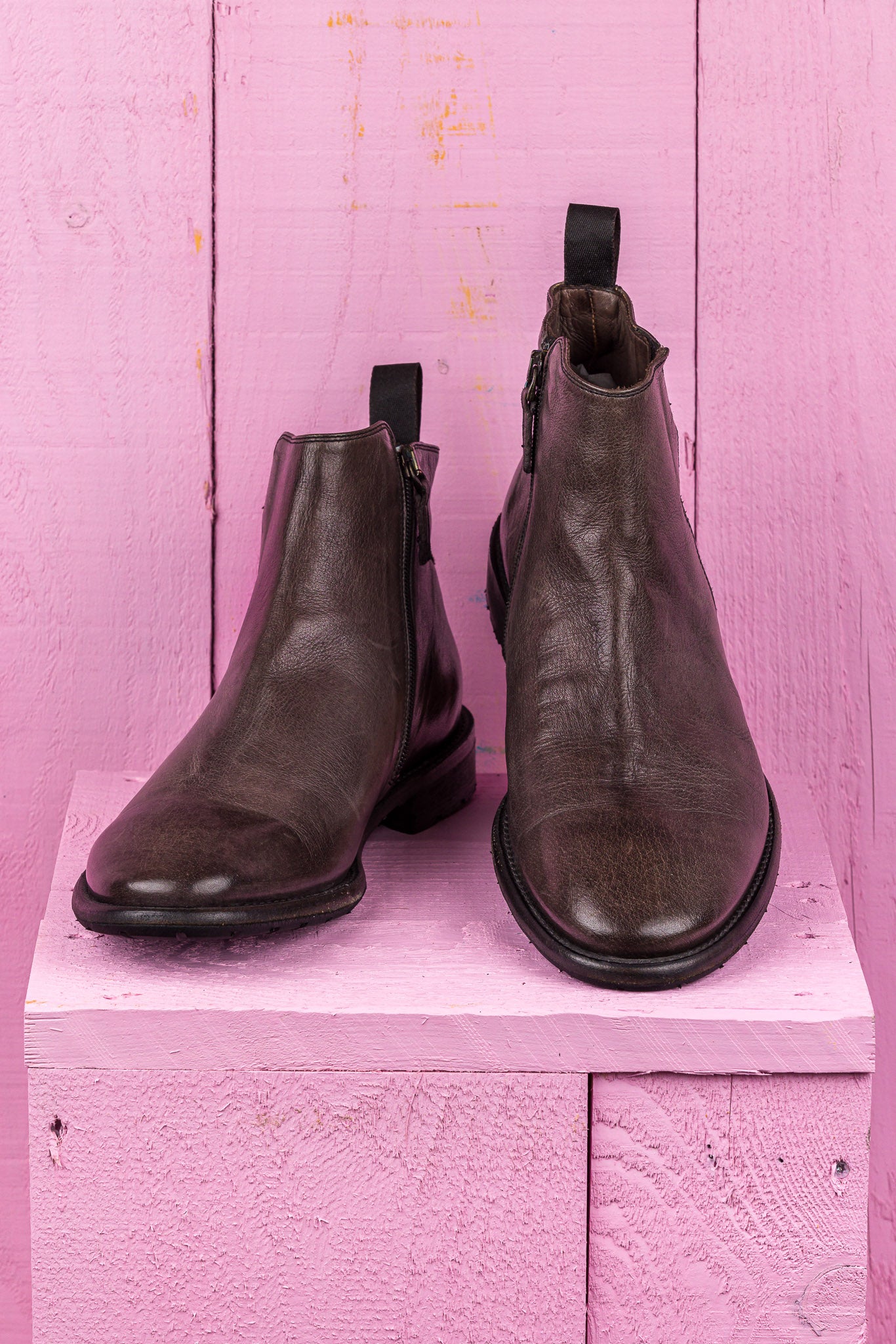 Front and angled top view of the Aufiero 1434 Chelsea boots in pietra fumo stone grey leather by Benheart.

