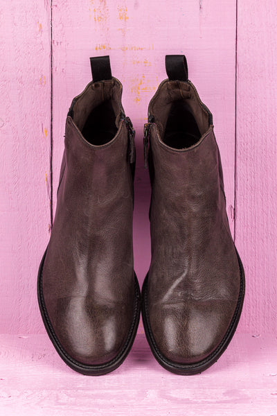 Top view of Benheart Aufiero 1434 men’s Chelsea boots in pietra fumo stone grey leather.