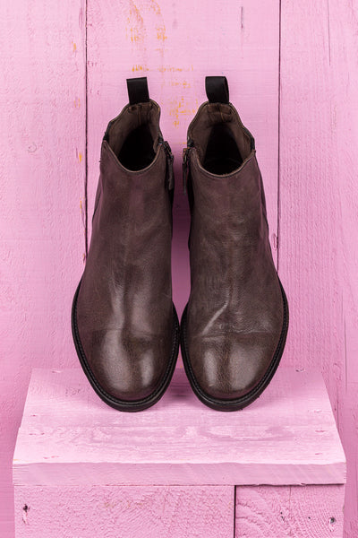 Benheart Aufiero 1434 men’s Chelsea boots in pietra fumo stone grey, top view, handcrafted in Italy