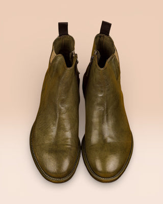 Top view of Benheart Aufiero 1434 men’s Chelsea boots in khaki leather.