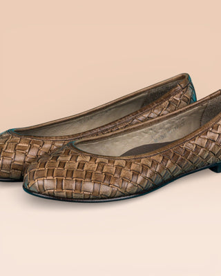 Close up of Benheart Bellari B970 woven leather ballet flats in taupe.