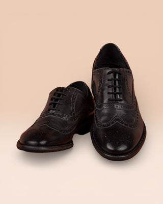 Benheart Morelli 7319 men’s leather derby brogue shoes in pietra fumo stone grey color, front angled and top view.