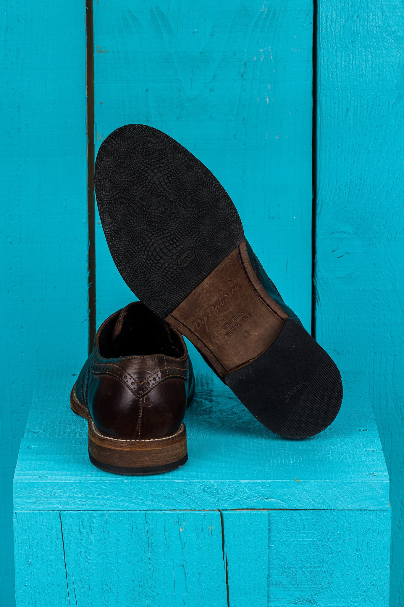 Rear view of Benheart Colombo 7543 men’s tobacco leather brogue slip-on shoes with Vibram rubber sole detail.