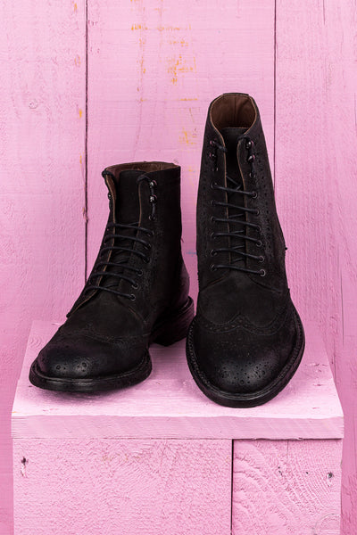 Front angled and top view of Benheart Daniel men’s lace-up brogue ankle boots with wingtips design in smoke grey suede.